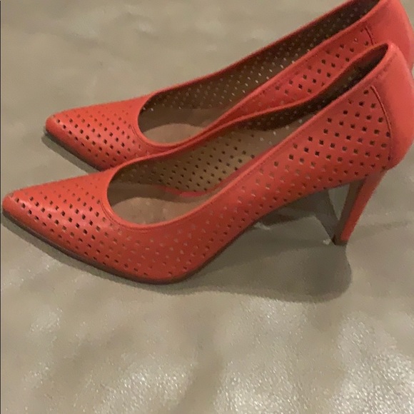 Shoes - Picture 2 of 3